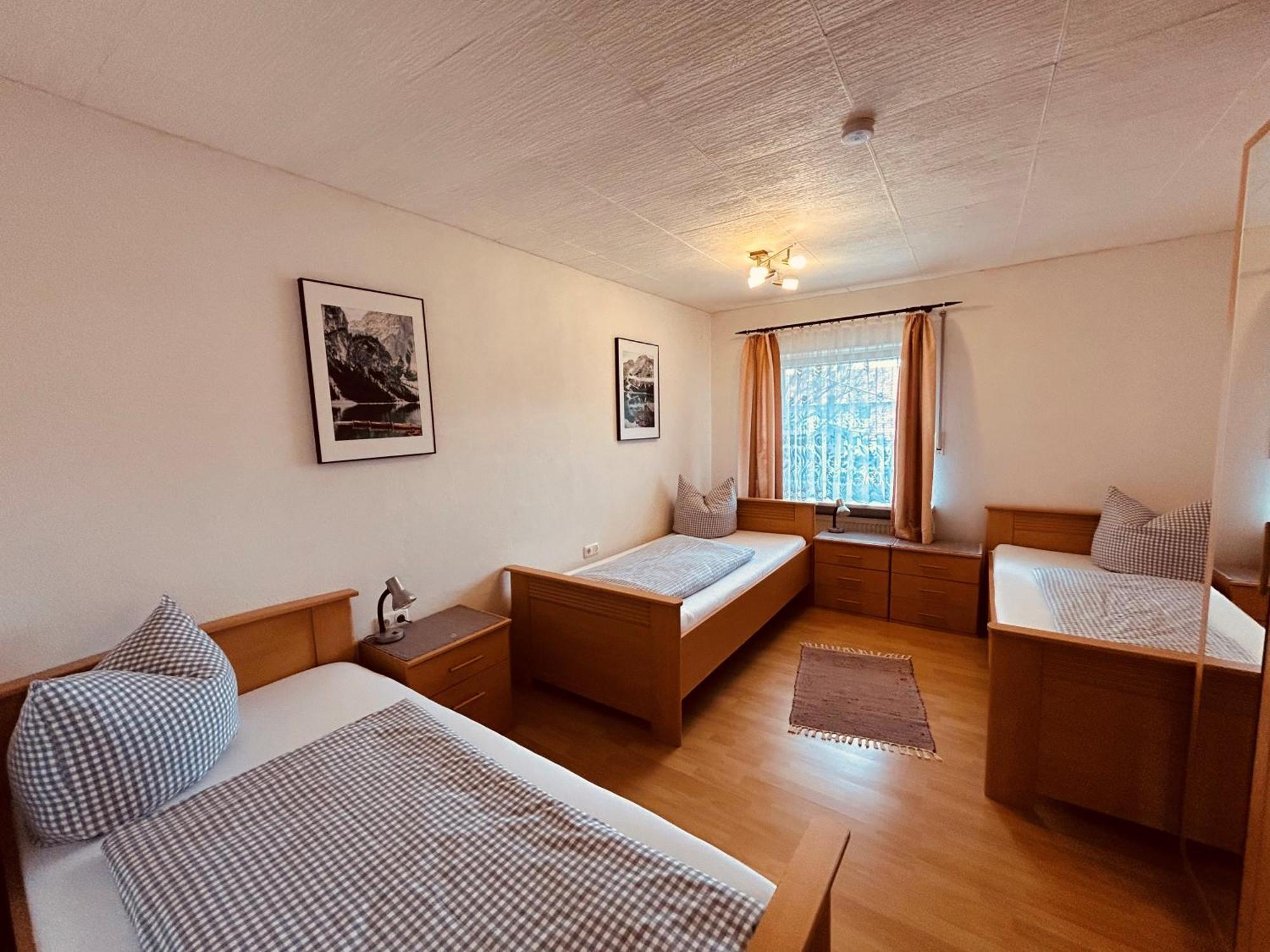Pension Zum Krug, Messe Muenchen Hergolding Habitación foto